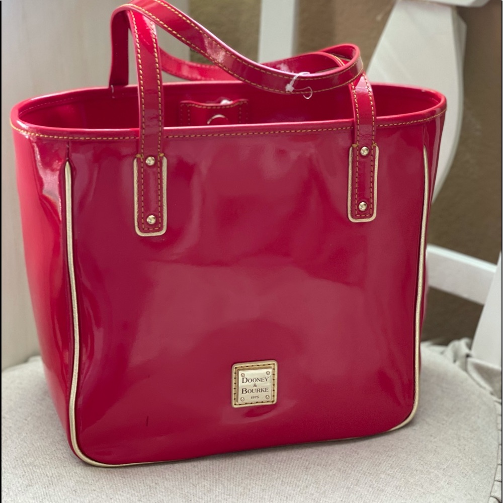 Dooney & Bourke Bonnie Bag NWT Lipstick